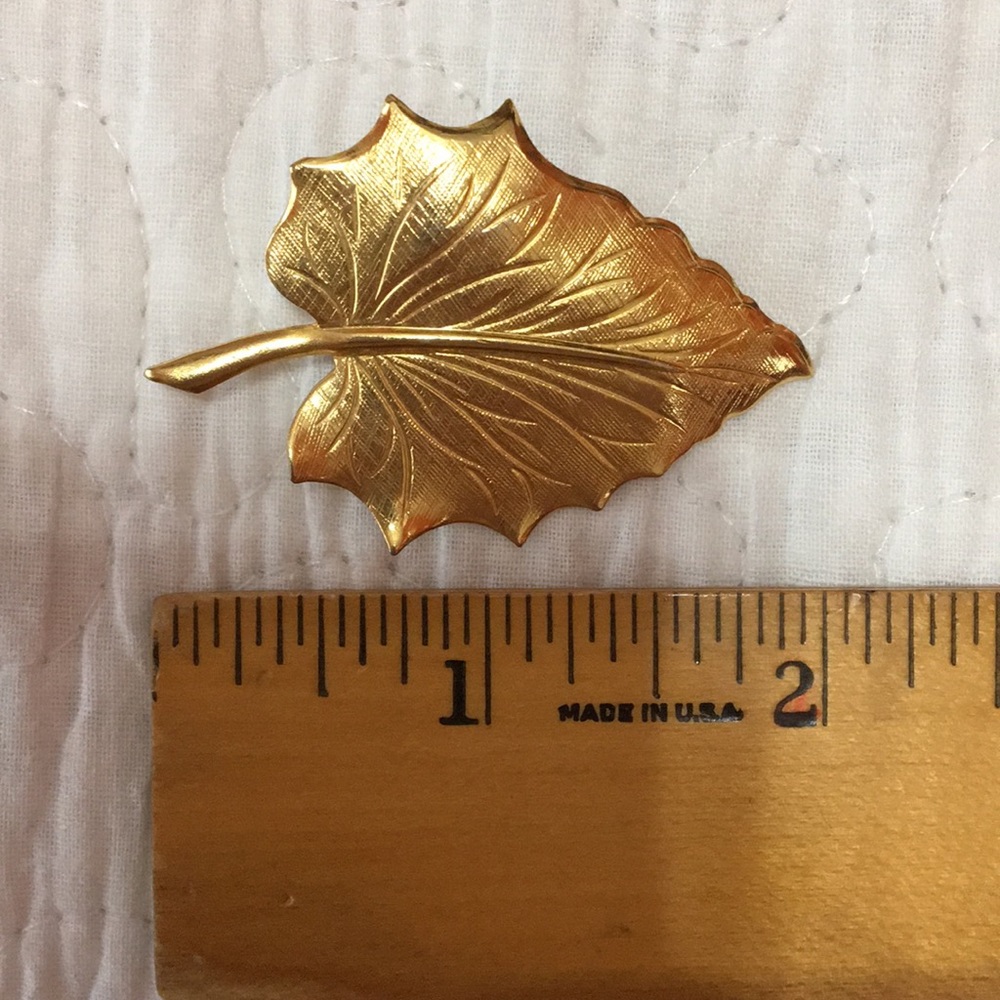 Gold Pin - Picture 3 of 3